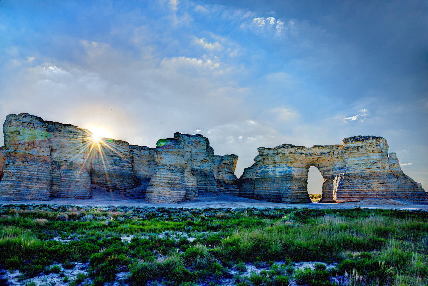 KS0006 - Sunrise at Monument Rocks