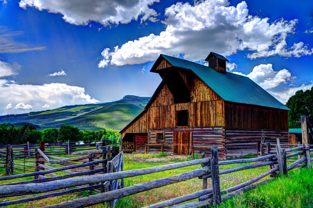 COL0018 - Colorado Barn Near Crested Butte