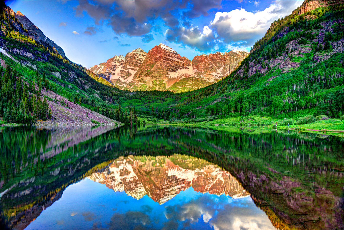 COL0024 - Maroon Bells at Sunrise