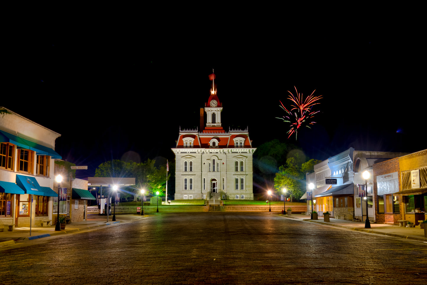 FH0085 - Summer Celebration in Cottonwood Falls