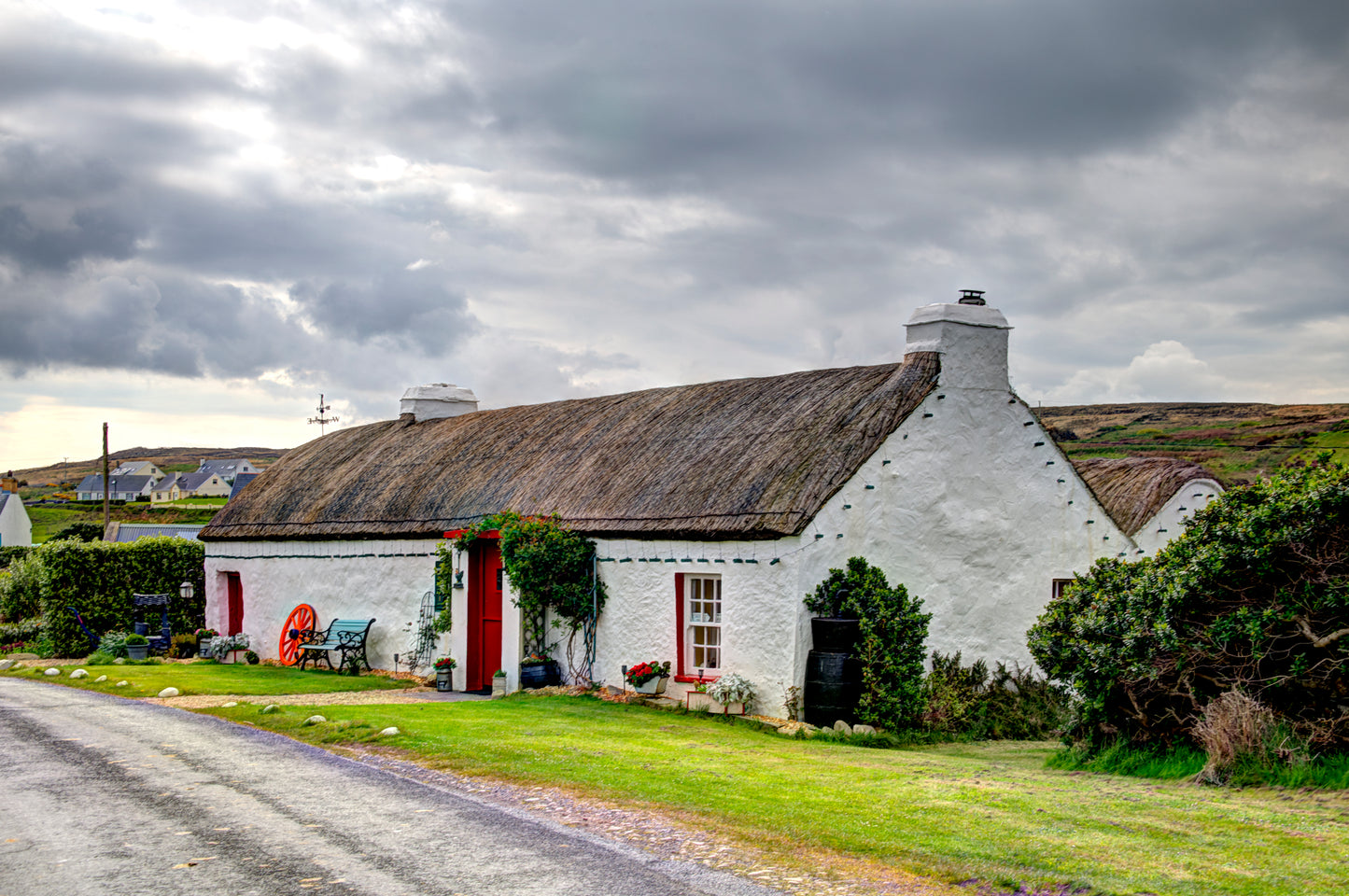 IR0042 - Thatch-Roofed Cottage in County Donegal