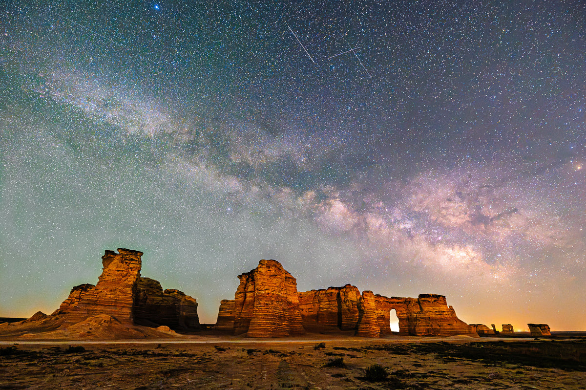 KS0024 - Summer Milky Way at Monument Rockis