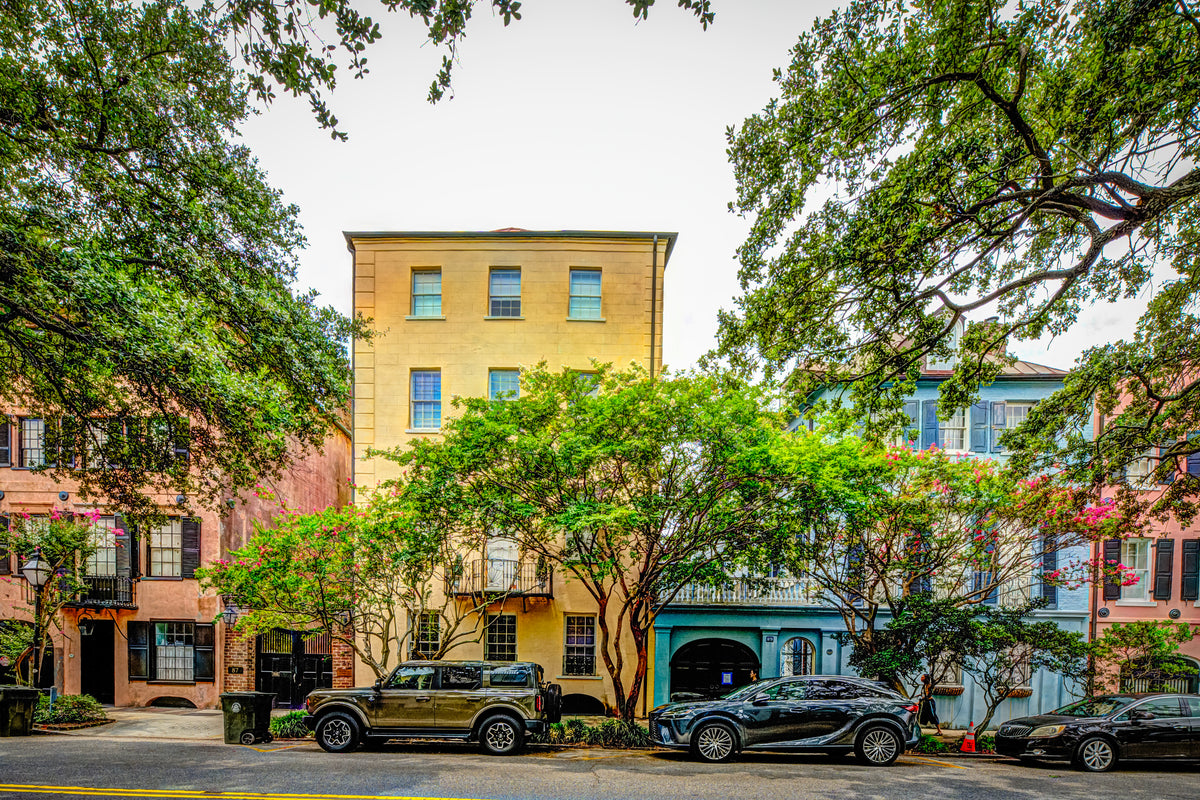 SC0001 - Rainbow Row in Charleston